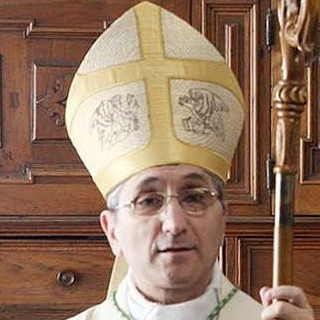 Alassio, prime cresime del nuovo vescovo