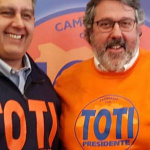 Toti e totiani pentiti. Fake news di Libero: “L’inchiesta finisce in nulla”. Il Fatto Quotidiano: “Ha patteggiato la pena per tangenti: quindi è santo”