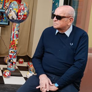Savona. L’Oriente e la ceramica al Liceo Chiabrera. 2 / Villa Cambiaso: “Ylli Plaka 35 anni in Italia 1991-2006” mostra “Il Giardino dell’Anima”. 3 / “Omaggio a Enzo L’Acqua” al “Circolo degli Artisti”