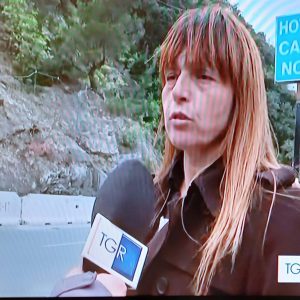 Noli, ‘bomba’ d’agosto. Sgombero per motivi di sicurezza di 200 auto dai box-parcheggio di via Belvedere dopo sopralluogo tecnico