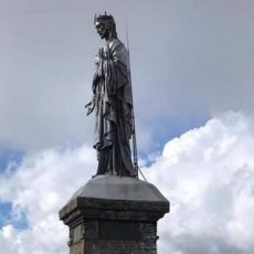 Lettera/Monesi di Triora. La chiesetta del Saccarello diventata ‘santuario’ di fede. Ma che tristezza l’abbandono della strada al ‘Passo della Guardia’. Deluso dal Parco Alpi Liguri