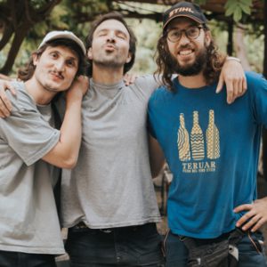 Finale Ligure. Tre amici ‘salvano’ Val Ponci: agricoltura rigenerativa, vino e ristorante. Un modello virtuoso inesistente in Italia. 50 ettari e 60 soci che hanno acquistato una quota
