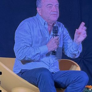 Giustizia e separazione delle carriere. ‘Siamo governati da un branco di incapaci parassiti’. Gratteri: ‘Nordio ci minaccia, non rimarrò in silenzio’