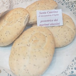 Alassio, inedita sorpresa: ha la Confraternita più antica d’Italia, risale al 1092. La tradizione del pane di Santa Caterina d’Alessandria e le gallette distribuite nelle parrocchie