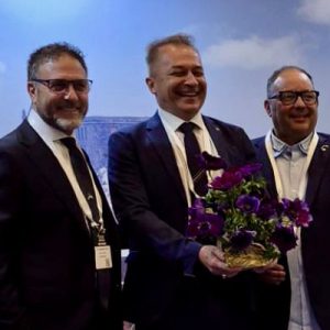 Floricoltura, Liguria a Dubai. Piana: “Siamo tra le capitali europee del fiore e primi al mondo nella produzione di piante aromatiche”. Ma il progetto binari a monte distrugge 1,4 milioni di mq