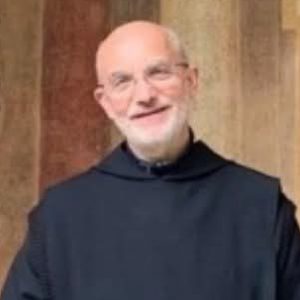 Il monastero che compie 1300 anni: per 6 monaci benedettini è spazio di preghiera, lavoro, accoglienza e ospiti anche giovani, che condividono la vita monastica