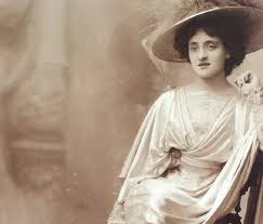 Imperia, la mostra. L’Associazione Magia di Punti: “Moda e Ricami” e l’impegno sociale con il libro di Bertolotti. E la figura straordinaria di Rosa Genoni