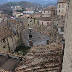 La candidatura di Trastanello (Armo) fra i “Luoghi del Cuore” di Fai. 2 / “Campo Paradiso”, struttura ricettiva di lusso rivelata nel programma televisivo britannico “A New Life in the Sun”